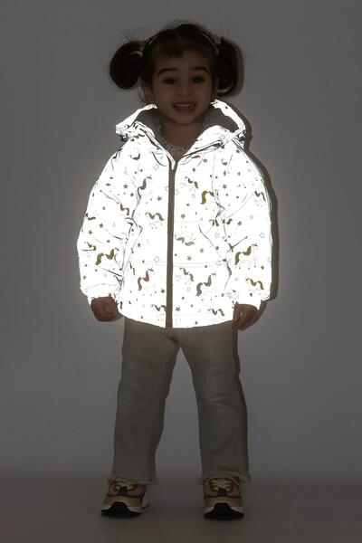 Kaufen Übergangszeit Kinder Reflektierende Jacke Für Mädchen Beth Farbe Grau - Pferde. Kinder Reflektierende Jacke - Cvetkov Foto 1 Übergangszeit Kinder Reflektierende Jacke Für Mädchen Beth Farbe Grau - Pferde