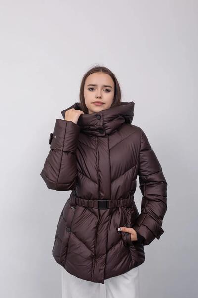 Kupiti Zimsku tinejdžersku Куртка Za djevojčicu Элисон Boja Шоколадный. Dječji Куртка - Cvetkov Fotografija 1 Zimski tinejdžerski Куртка Za djevojčicu Элисон Boja Шоколадный